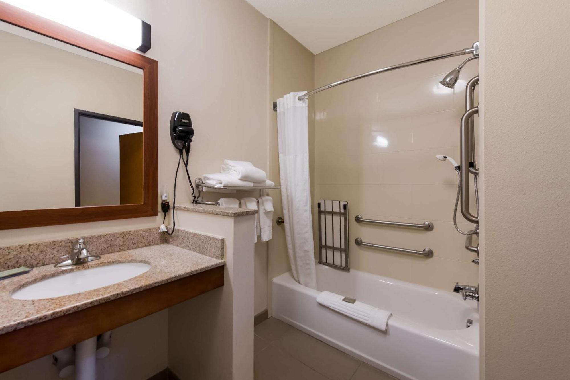 Comfort Inn East Wichita Extérieur photo